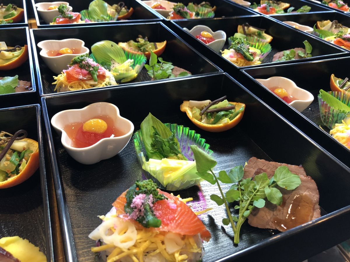 食堂の手作りの料理