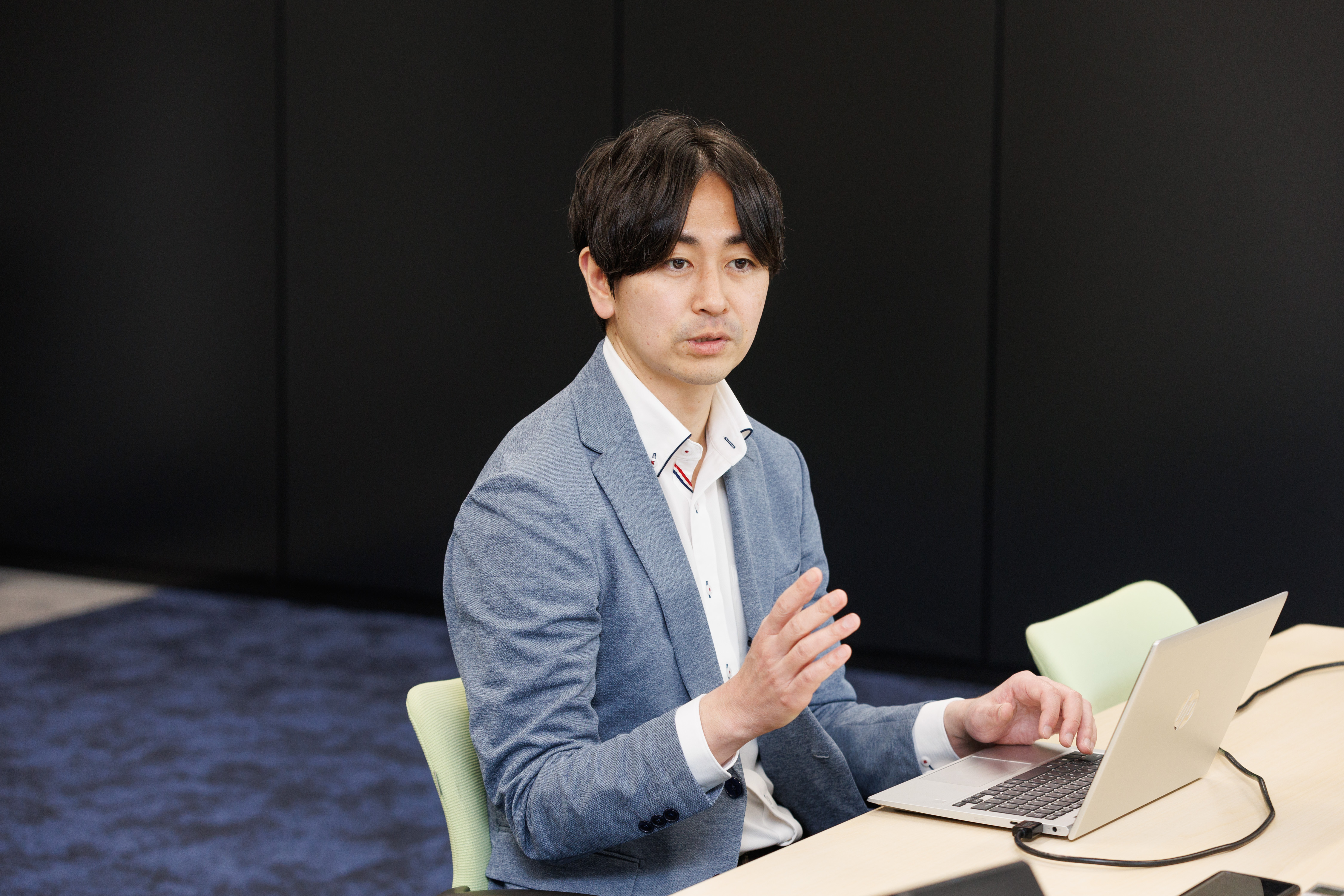 小栁氏